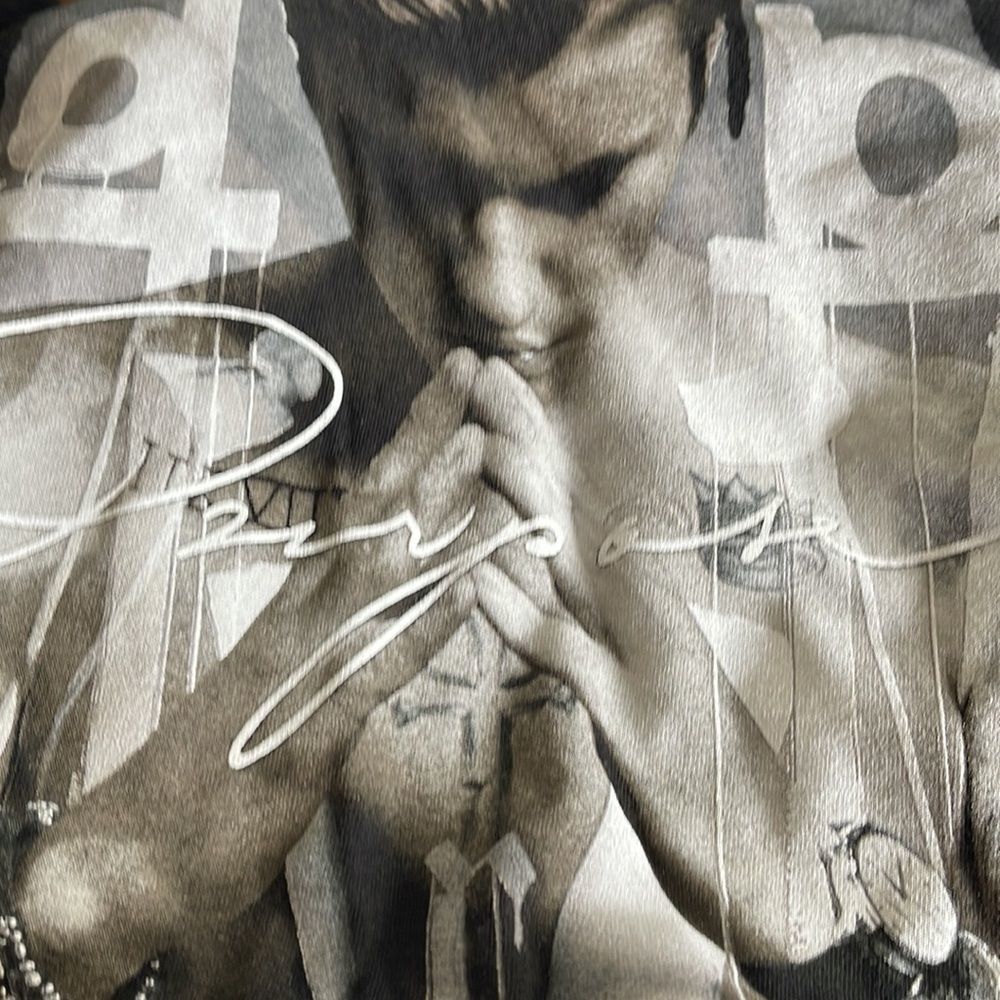 Justin Bieber 2015 Purpose album tour t tee shirt on black short sleeves EUC - Picture 7 of 8